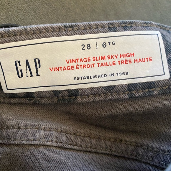 GAP size 6 LEOPARD PRINT vintage slim sky high jeans - Picture 2 of 2